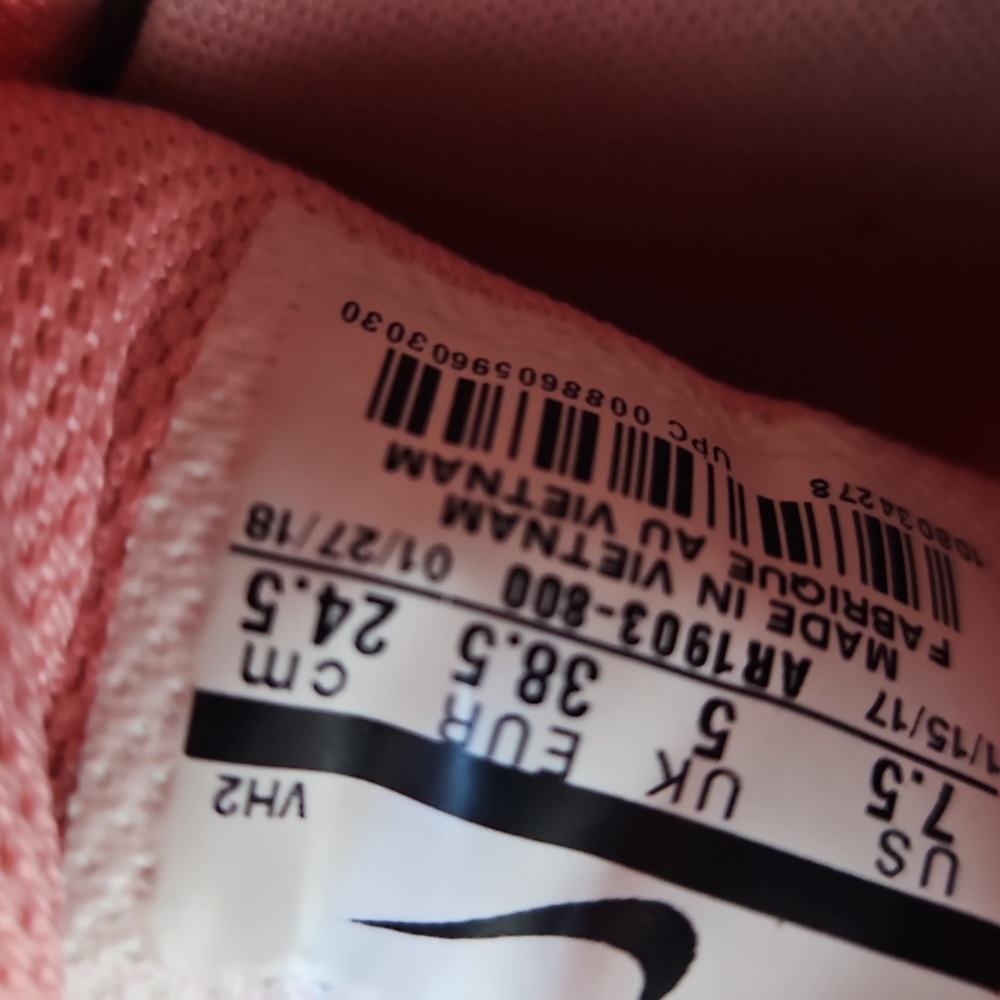 Nike Pink Shoes - Picture 13 of 13